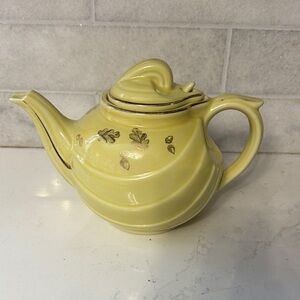 Elegant vintage Yellow Teapot with Leaf Design